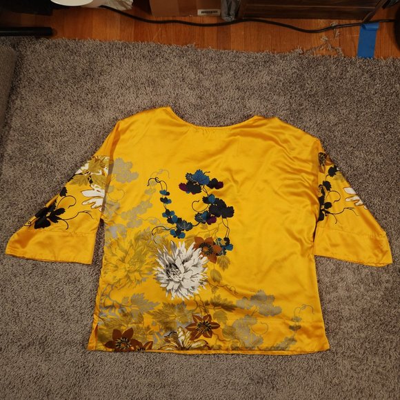Soft Surroundings Blouse Medium Yellow Gold Floral Wide Sleeve Silky Pullover - Picture 2 of 16